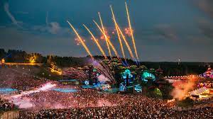 It is a fairy tale world situated in beautiful natural surroundings. Welcome Festival Tomorrowland