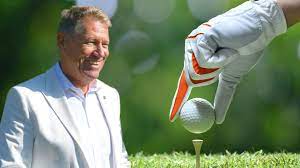 G4media: Klaus Iohannis a jucat golf în ziua în care se comemorau 6 ani de la Colectiv - Fanatik.ro