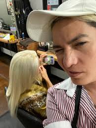 Keep the roots natural and ask your stylist to apply the platinum blonde dye in a way that will flatter your haircut and hair. Doctor Blonde Raul On Twitter Best Blonde Hair Stylist In Las Vegas Best Highlights Best Blonde Hair In Vegas