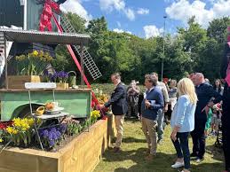 windmill unveiling at van hage garden