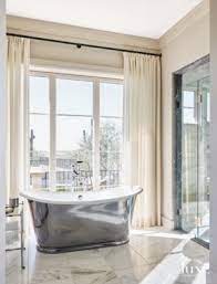 Main Bathrooms With Dreamy Soaking Tubs