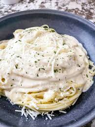 alfredo linguine three olives branch