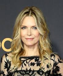 Gracing stellar magazine for australian newspaper the daily telegraph on sunday, michelle revealed exactly why she disappeared from. Michelle Pfeiffer Hairstyles Hair Cuts And Colors
