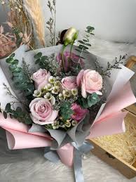 tinkerbell pink roses bouquet with