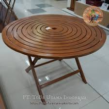 Round Dining Table For A Harmonic Living