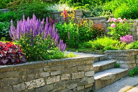 10 Small Front Yard Landscaping Ideas