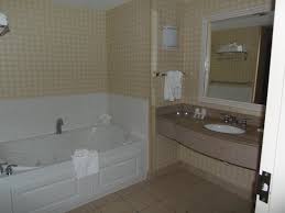 Hilton garden inn groton, ct is the perfect place to stay whether on business or vacation. Whirlpool Tub In Full Bathroom Picture Of Hilton Garden Inn Mystic Groton Tripadvisor