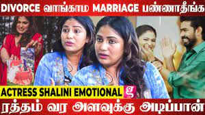 என்னை நடுரோட்டுல விட்டு போய்ட்டான் - Serial Actress Shalini Emotional |  Mullum Malarum - YouTube