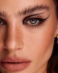 foundation tips to cover your freckles