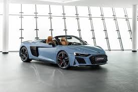 This unit features double overhead camshaft valve gear, a 90 degree v 10 cylinder layout, and 4 valves per cylinder. Audi R8 2019 Decennium Edition Marks A Decade Of V10 Power Car Magazine