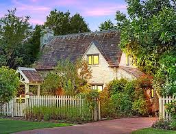 Fig Tree Cottage English Country Style