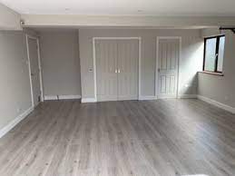 light grey oak laminate flooring