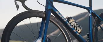 Mountain tires are flatter and they need an air pressure between 30 and 50 psi. Tire Pressure Giant Bicycles International