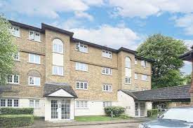 apartments to in esher gardens