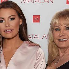 jess wright shares behind the scenes