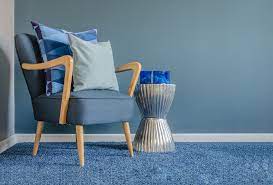 wall colors that go with blue carpet