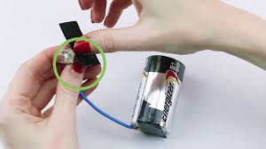 how to make a light out of batteries