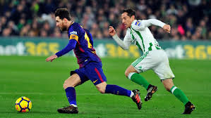 Jugador de fútbol del @realbetis y de @miseleccionmx. Barcelona The Impossible Photo Of Guardado With Messi Marca In English