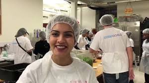 students volunteer at nyc soup kitchen
