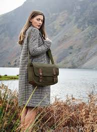 herie waxed canvas messenger bag olive
