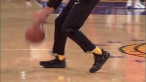 Lonzo ball drops $495 shoe, which is apparently the point. Lonzo Ball Wearing Bbb Shoes During Lakers Warmups Espn Youtube