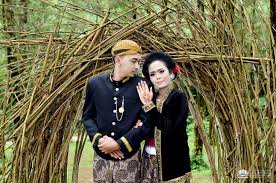 Jawa klasik yang tak lekang masa folkswedding 25 09 . Foto Prewedding Tradisional Jawa Prewedmoto