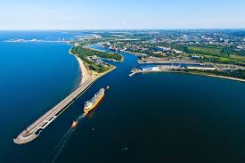The port of gdansk has unveiled its plans to build a usd $3.1 billions port in a bid to double its cargo volumes from 50 million in 2019 to 100 million tonnes a year. Port Of Gdansk Grows Faster Than Expected Railfreight Com