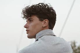 trendy haircuts for men with thick hair