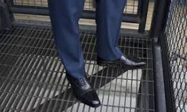 can-you-wear-black-shoes-with-a-blue-suit