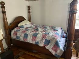 Antique Paul Bunyan Queen Size Bed