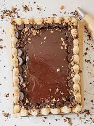 Easy Peanut Butter Chocolate Sheet Cake gambar png
