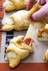 Pizza Stuffed Crescent Rolls | The Recipe Critic