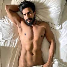 Inspired by Ranveer Singh, Vishnu Vishal goes nude in his latest photos  clicked by wife Jwala Gutta | PINKVILLA