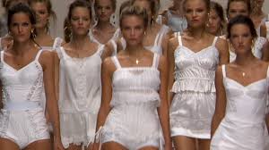 supermodels backse at dolce