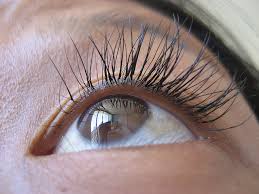eyelash extensions watch out for