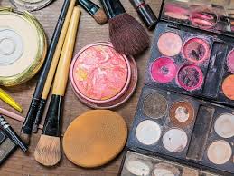 damage caused by dirty makeup brushes