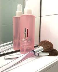 makeup brush cleanser clinique