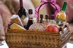 What should I put in an alcohol gift basket?