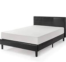 Update your bedroom with this sleek panel bed with a storage footboard with two drawers and two under bed storage drawers on each side of the bed. Amazon Com Memomad Bali Storage Platform Bed With Drawers Queen Size Off White Kitchen Dining