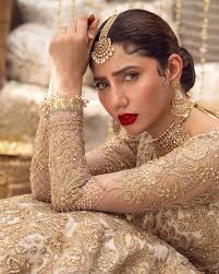 mahira khan radiates elegance in faiza