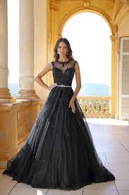 Besonders in den sommermonaten werden jene ziemlich gerne getragen. Schon Und Magisch Das Schwarze Hochzeitskleid Bridal Times
