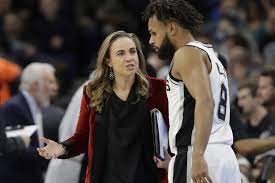 Spurs' Becky Hammon Reportedly a 'Top ...