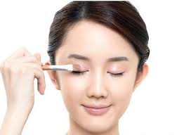 makeup tips to brighten eyes