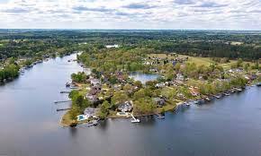 lakefront communities with homes under