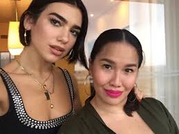 The singer does not shy away from making bold statements with her hair. How To Style A Blunt Bob According To Dua Lipa S Hairstylist In Manila Metro Style