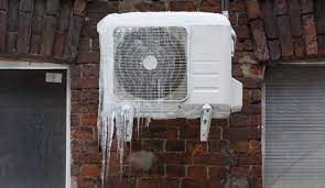 window air conditioner freezing up in