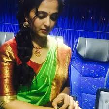 Anushka shetty has an account on instagram in which she has earned more than 1m followers. Anushka Shetty Photos News Age Latest Stills Anushka Shetty Photoshoot Images Telugu Adda