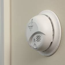 A carbon monoxide detector will sound an alarm if it detects co gas nearby. First Alert Sc9120b Hardwire Combination Smoke Carbon Monoxide Alarm With Battery Backup First Alert Store