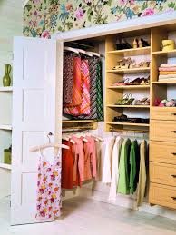 10 Stylish Reach In Closets
