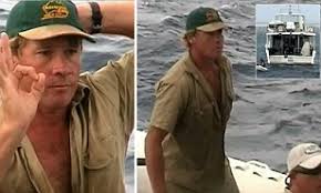 Justin lyons was in the water with irwin when he was killed by a stingray eight years ago and told how the sting ray stabbed his mate 'hundreds of times', including one blow that punctured his heart. Crocodile Hunter S Final Moments Never Before Seen Footage Reveals Steve Irwin S Last Hours Before Giant Stingray Killed Him On The Great Barrier Reef Daily Mail Online